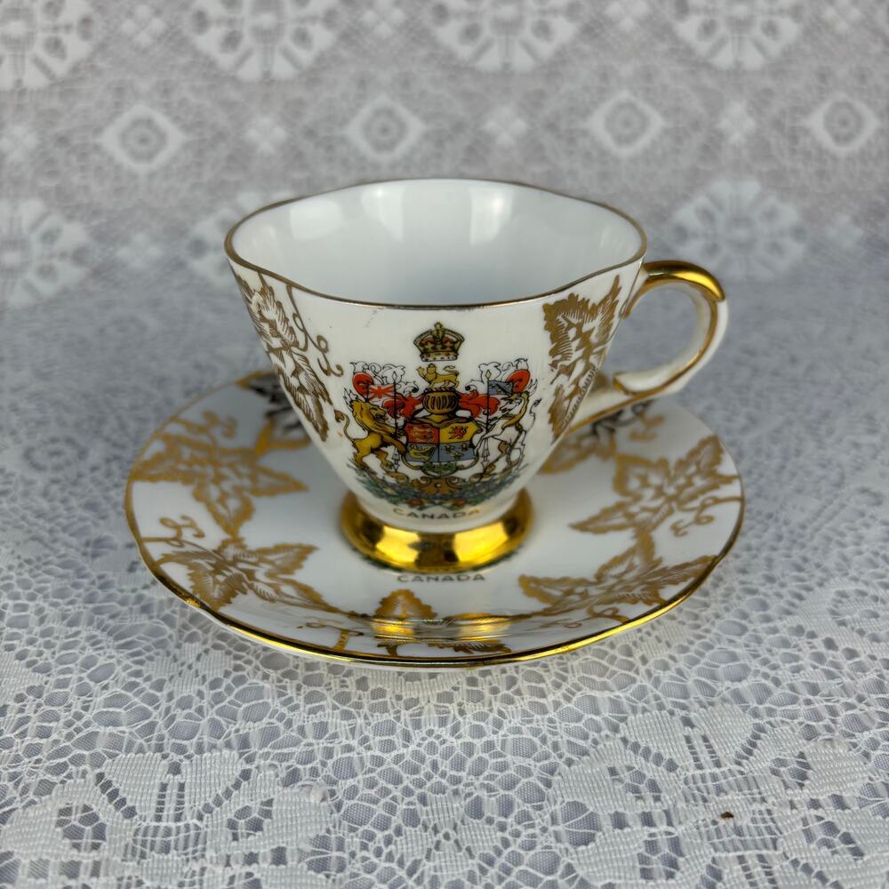 Vintage Royal Windsor Canada Coat of Arms Bone China Teacup & Saucer England
